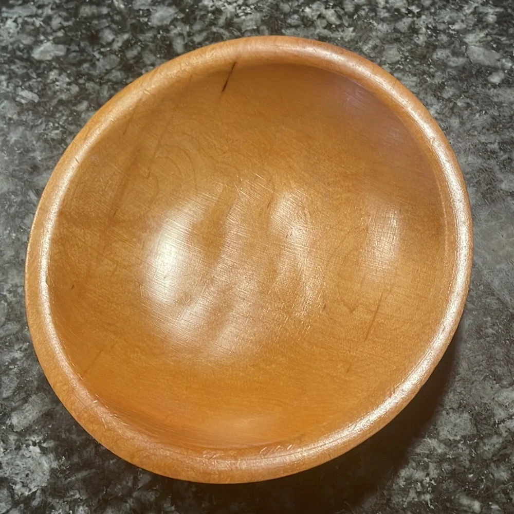 Beautiful set of 2 Munising shallow wood bowls‎